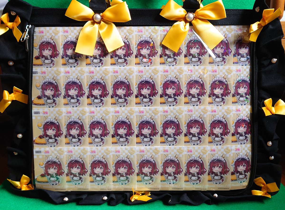 多くの反応ありがとうございます🙇‍♂️
またブエナビスタの生誕祭の写真で初公開しましたがココスコラボのクリアカードでブエナの痛バを組みました😆
ココスコラボのビジュがめちゃくちゃ可愛くてどうしても痛バを組みたかったのでクリアカードで組みました
めちゃくちゃきゃわわで良きです🥰😍