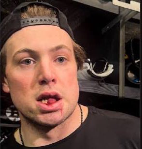 fitted2tuff's tweet photo. I’m naming my daughter Charlie and my son McAvoy. Every B’s game at the Gahden, I’m gonna toss empty Millah Bottles in the air. They get two points if they catch it in-between the chiclets. #tuckyachin #goBs #mcavoy 🐻 🦷 🍺
@MillerLite sponsor me https://t.co/Ccsh0naXuu