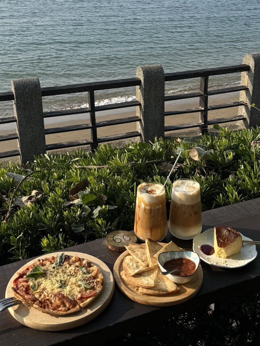 Absinthe tweet media