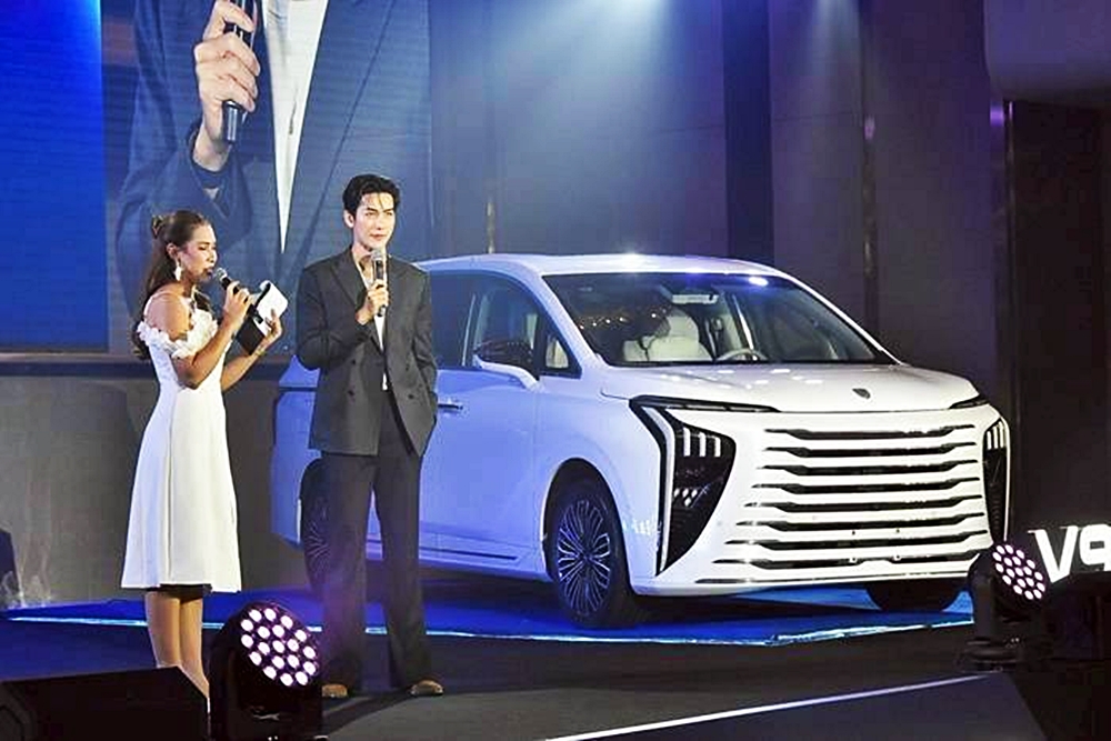 Dongfeng Motor เปิดตัว Forthing Friday รถยนต์ SUV ไฟฟ้า 100% รุ่นใหม่ พร้อม เปิดราคา Pre-Sale 2 ทางเลือกขุมพลัง BEV - REEV ราคาเริ่มต้น 6.xx-8.xx แสนบาท
thaipublicmedia.com/2026/03/Dongfe…
#DongfengMotor #ForthingFriday #Forthing #รถยนต์SUVไฟฟ้า #MotorShow2026