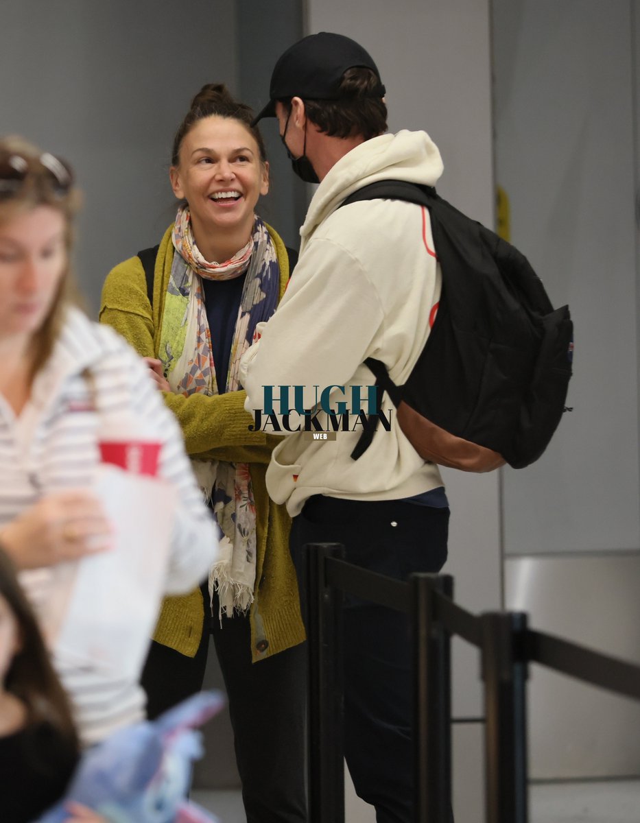 hjackmancom's tweet photo. 📸 Hugh Jackman at LAX Airport on February 27.
🔗 https://t.co/jphTEPUlpj https://t.co/funILweEST