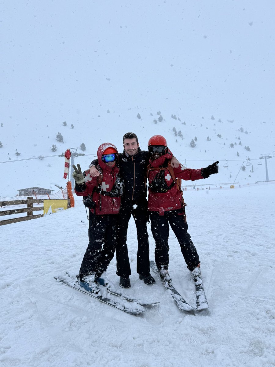 d_p_33's tweet photo. 3 setmanes per acabar! Així i tot sembla que l’aventura va començar fa res…! Quantes coses han passat aquests mesos i per sempre quedaran! Força i salut! Gràcies Pirineus 🤍❄️🚨🎿🩺 https://t.co/XqcR6DuRfp