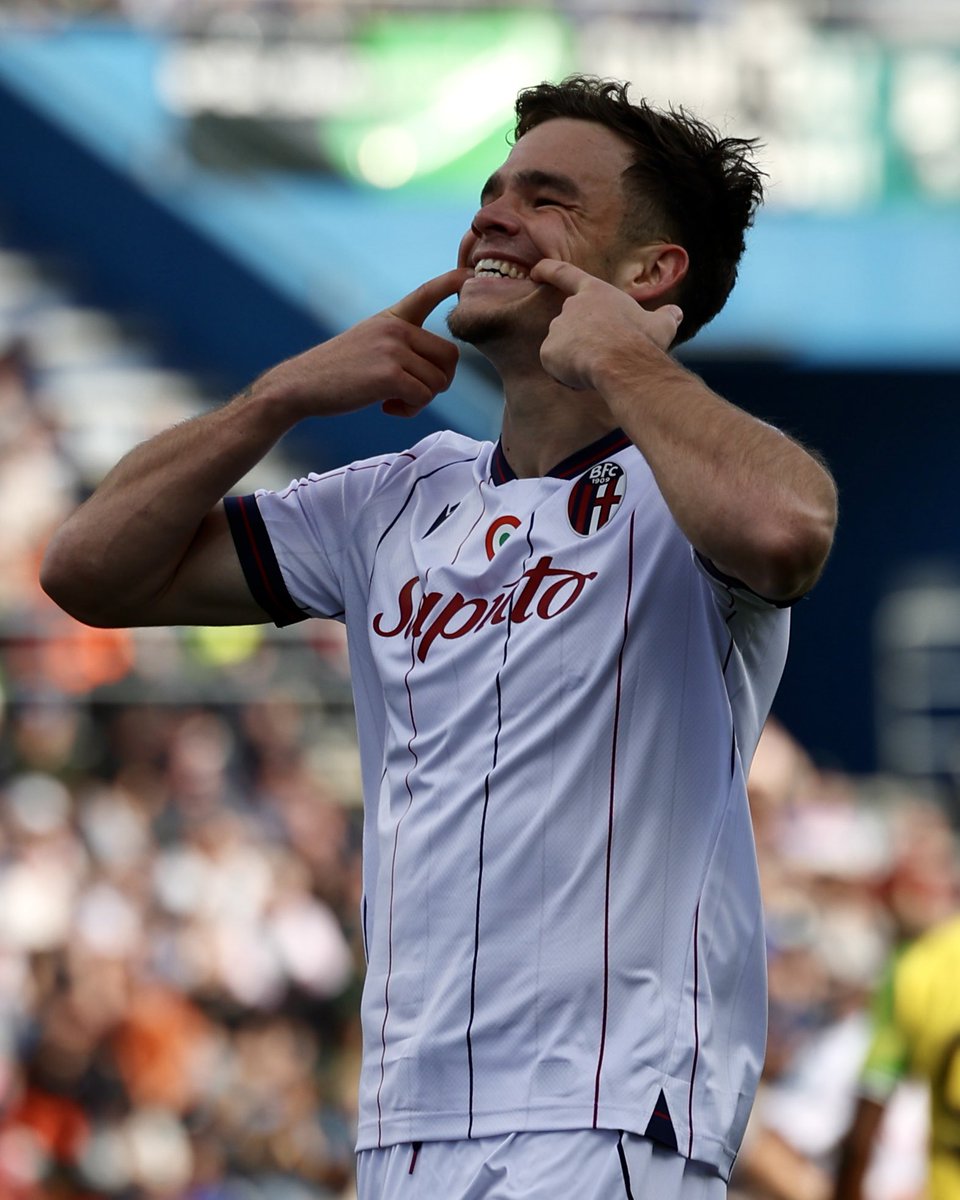 Bolognafc1909's tweet photo. Smile, Thijs! 😁🌷

#SassuoloBologna #WeAreOne https://t.co/GEIICIu1wS