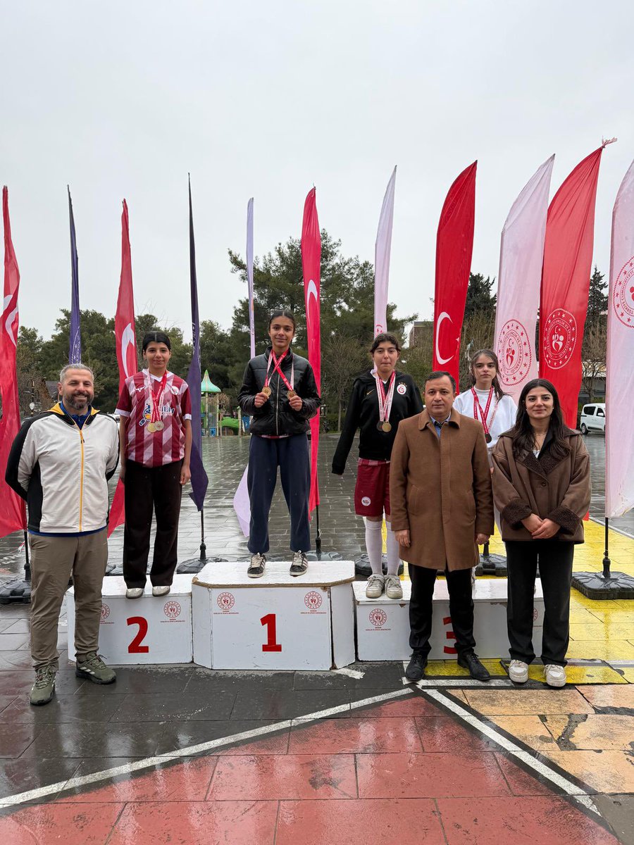 💐👏 TEBRİKLER 

Nusaybin Ortaokulu Yıldız Kızlar Oryantiring Takımı, İl Birincisi Olarak Bölge Müsabakalarına Katılma Hakkı Kazandı.

Okul sporları kapsamında Mardin İl Oryantiring Müsabakası'nda büyük bir başarı gösteren Nusaybin Ortaokulu Yıldız Kızlar Oryantiring takımı,