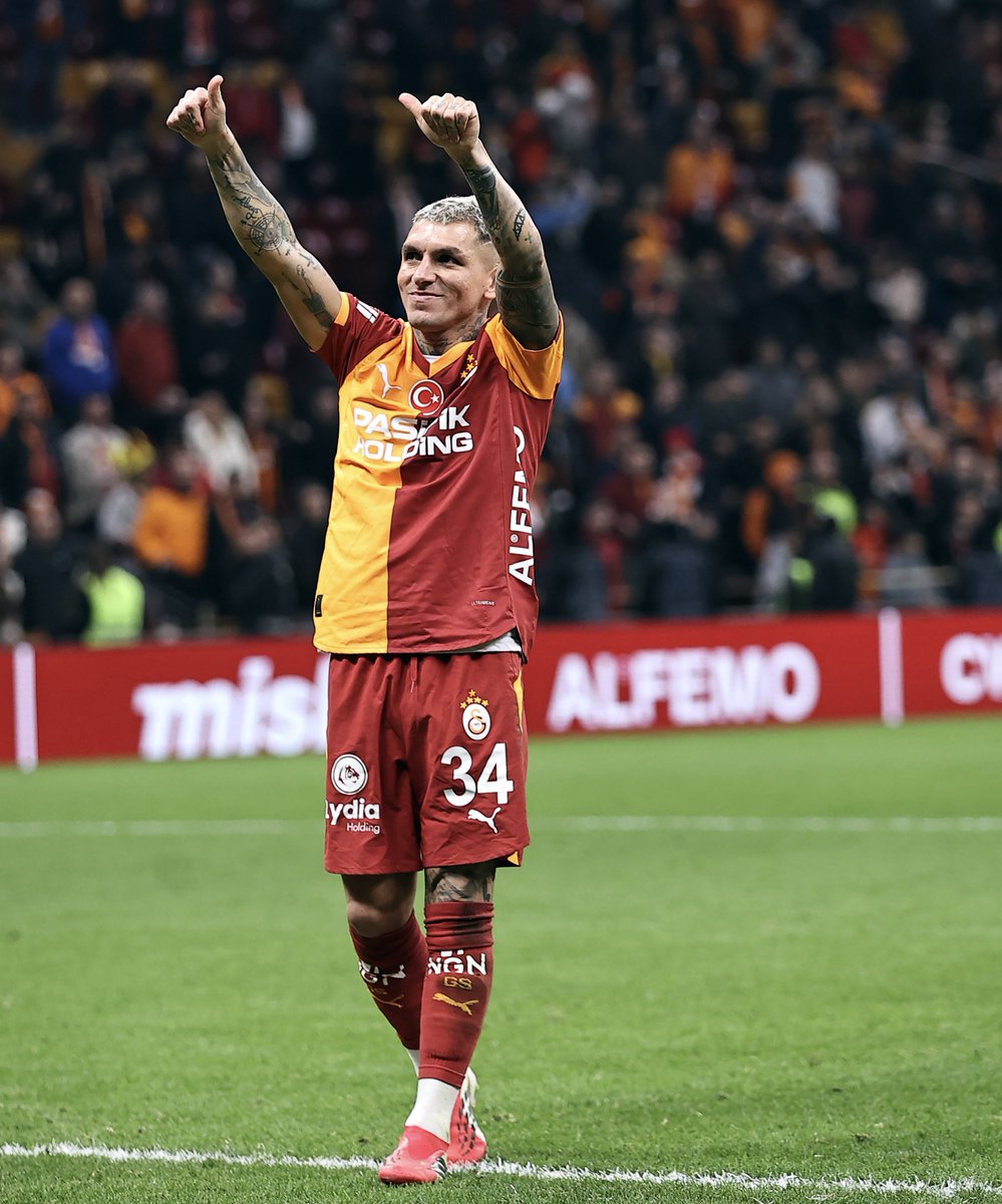 GalatasaraySK's tweet photo. 𝗟𝘂𝗰𝗮𝘀. 🫶 https://t.co/GLvbxEq3CI