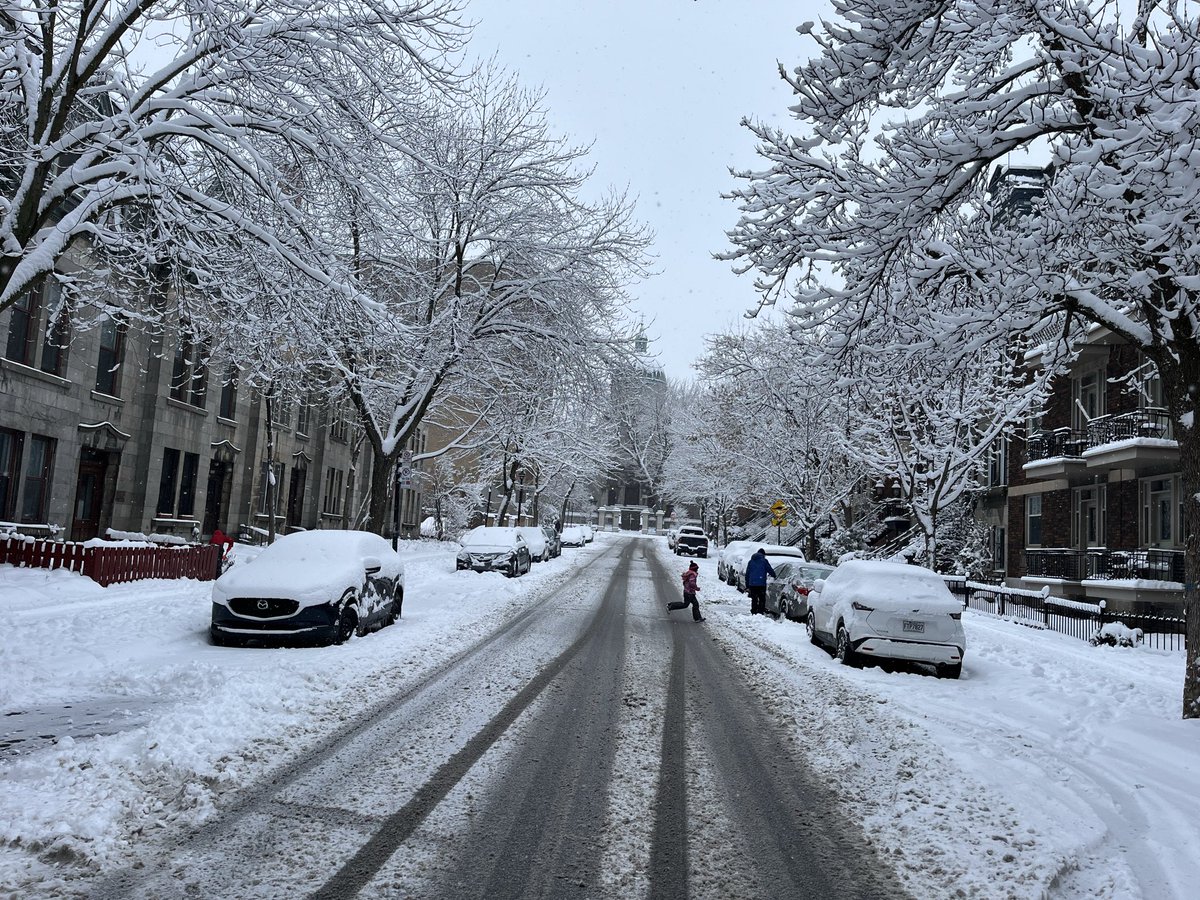 jackds59's tweet photo. Ste Famille street looking north towards Notre dame de la Sallette church.  Mar 14 snowy day. https://t.co/KV7LBeIDHS