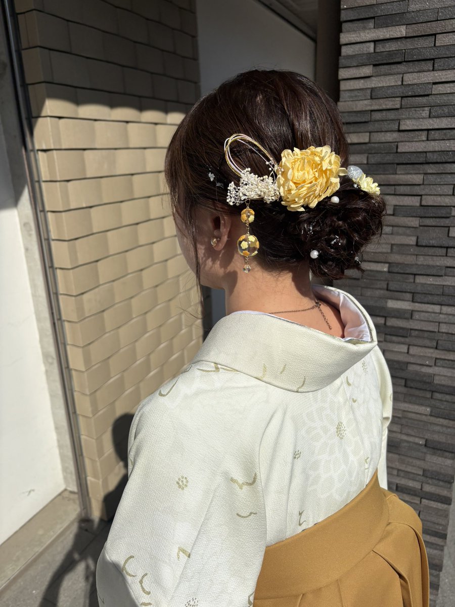 mi____wa15's tweet photo. 揺れるカンザシがポイントですー🎐
#卒業式ヘア　#袴着付け　#池袋美容室 https://t.co/MAv0L4bcKa