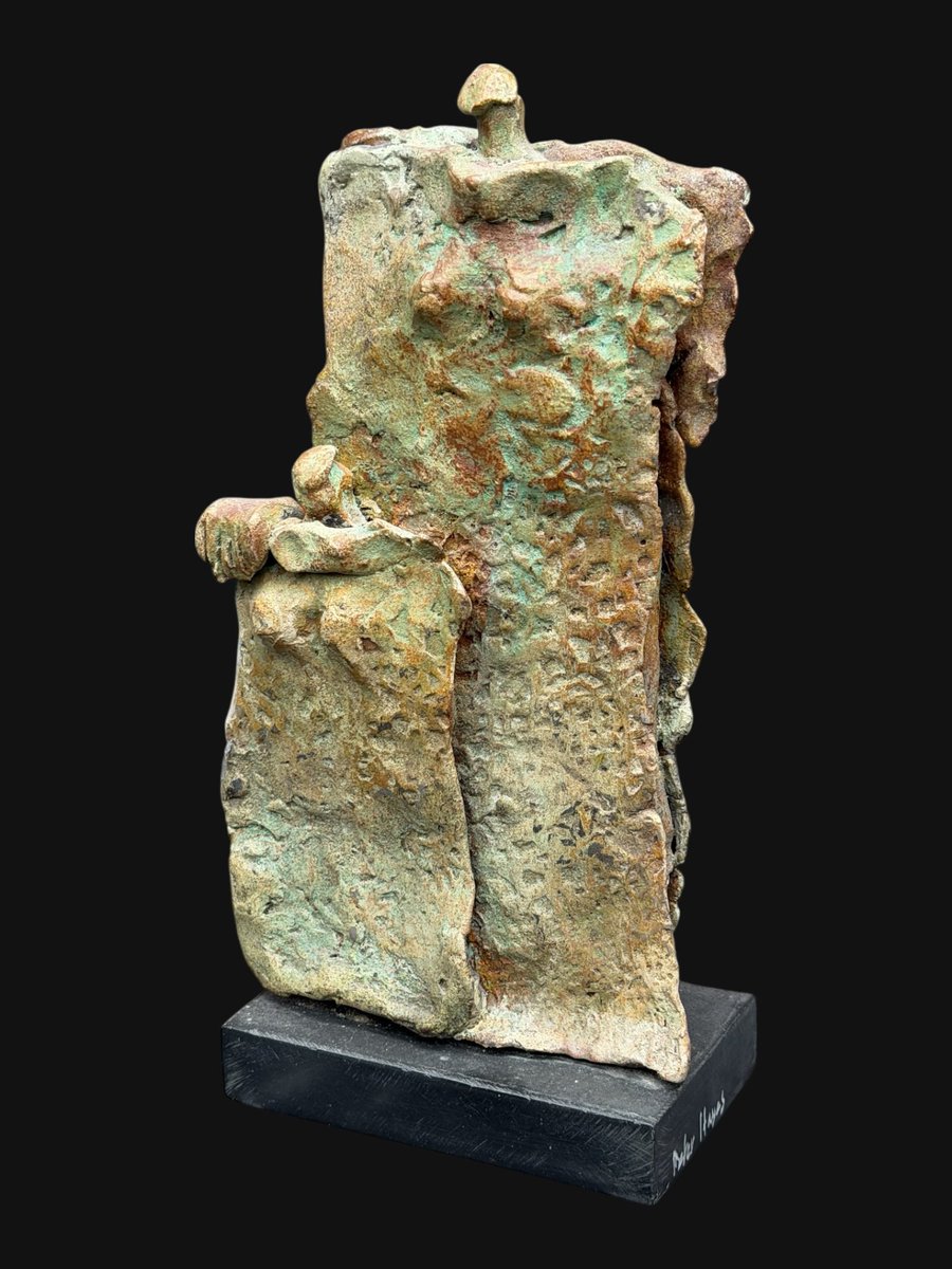 gallerycheshire's tweet photo. Peter Hayes - Mother &amp; Child. 

#peterhayes #contemporaryceramics https://t.co/wi00GHKJCl