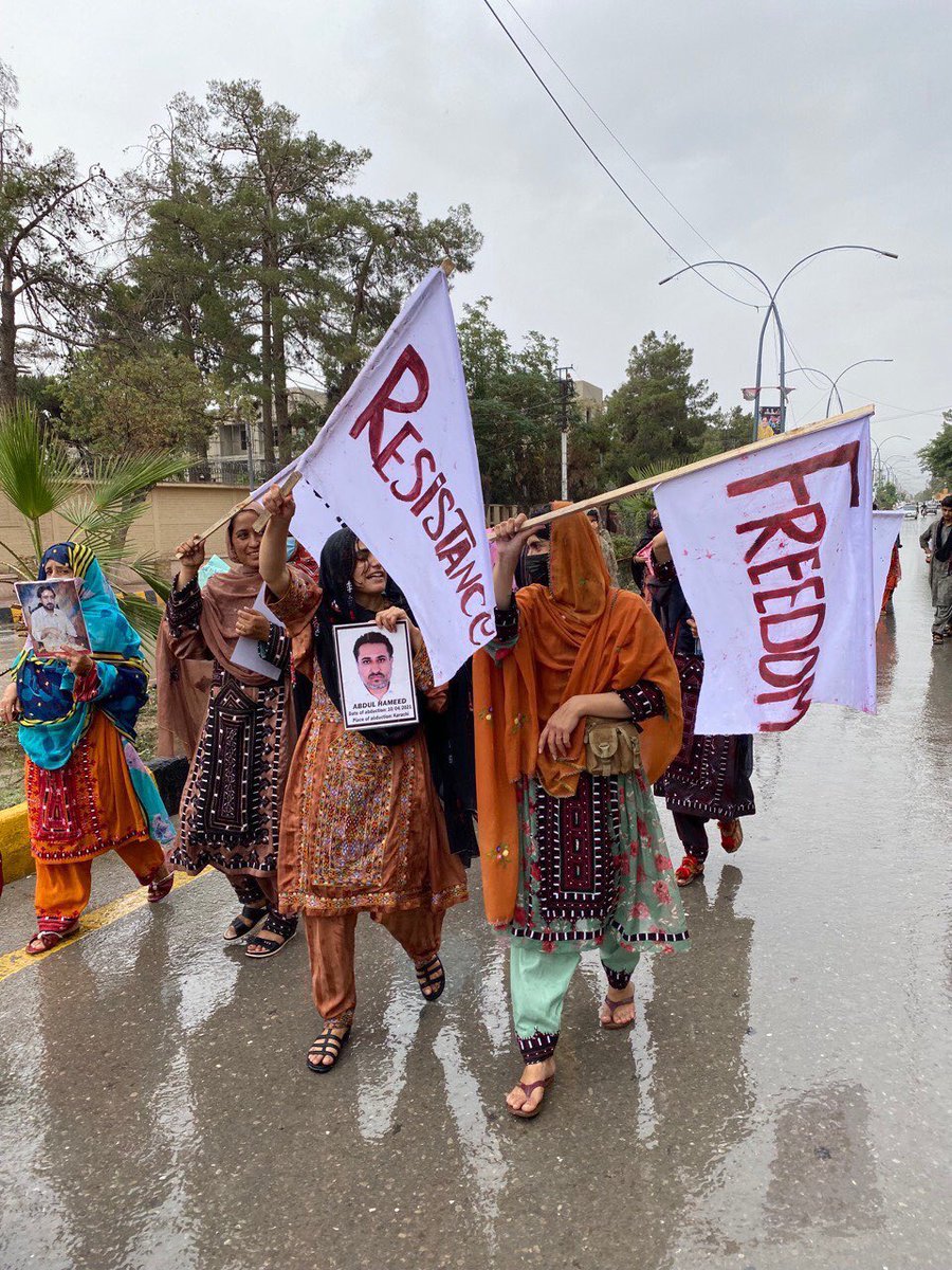 Atifbaloch_'s tweet photo. سَرکشّی ءُ آجوئی ۔۔ Resistance , Freedom 
 
گلامیں راج ءَ زورگیر ءِ بگیری ءَ سَرکشّی کنگ الّمی اِنت پرچاکہ گلام ھمنچو ھاموش بیت گلامی ءِ سانکل گیشتر مھکم بنت ۔۔
سلامت بات اِت شیرزالیں مات ءُ گْوھاراں ۔
 #ResistanceIsLife 
#ReleaseBYCLeaders https://t.co/vbJj1QvCOX