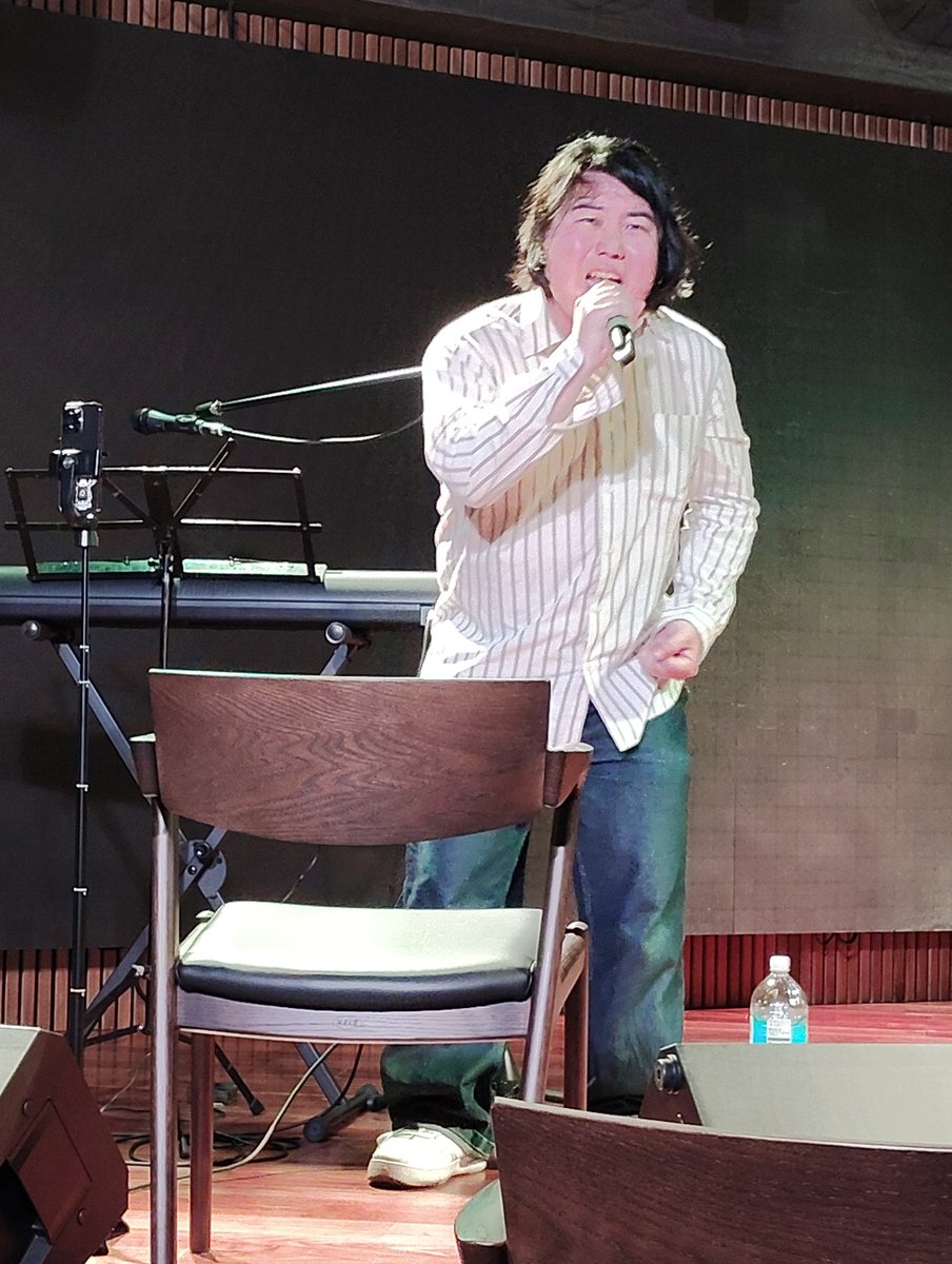 android19993's tweet photo. 前科あるし念のためチェキフィルム持ってってよかったよ笑　アラナミハヤテ氏相変わらずいい声　Kotnneさんミュージカルでもやってんのかと思ったら歌は素人だと？うせやろ、ピアニストにしとくの勿体ない　モリヅキさんも低音で良い声だし伸びしろの塊。

リンリンおつかれ、あれだけ盛大に泣いてるのは初めて見る気がするけど

そう思い通りに行くことの方が珍しいと思うし、回り道したかもしんないけど、無駄なことはないと思うから、自分なりに進んでいってくだせえ

#Lin　

またタグ付けできなくなってるぞ