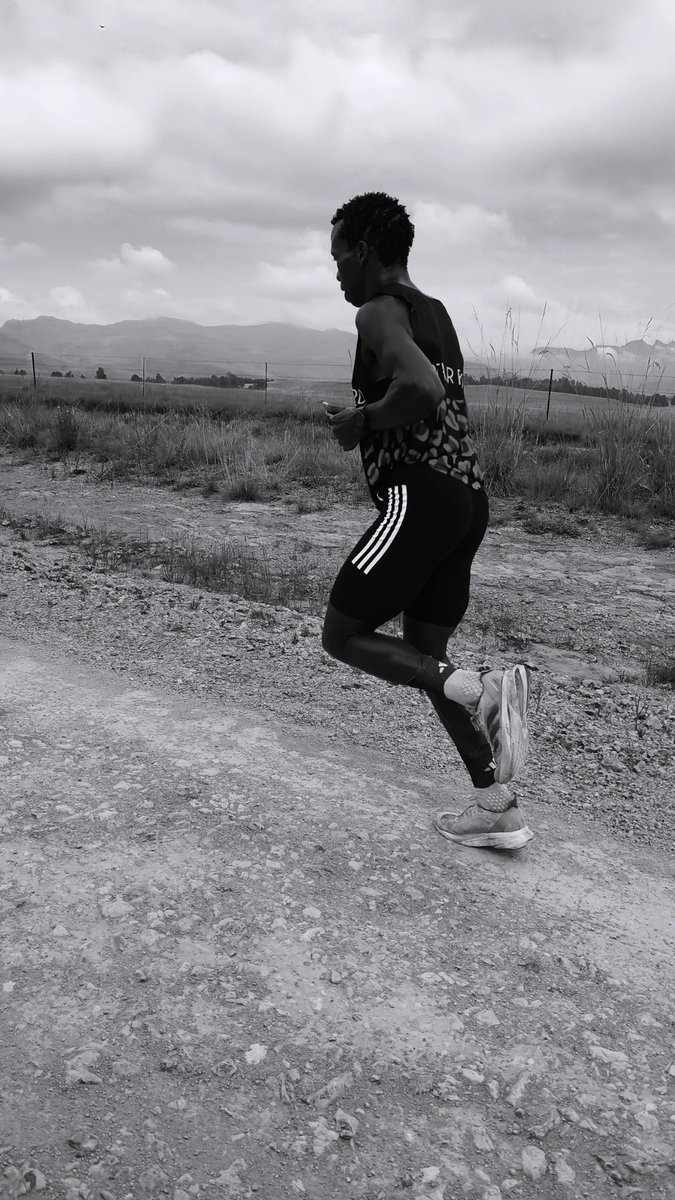 RealBongmusa_'s tweet photo. "Anyone can train when it is going well, strong runners stay mentally engaged when it is not"..... https://t.co/kWsR2Xge4k