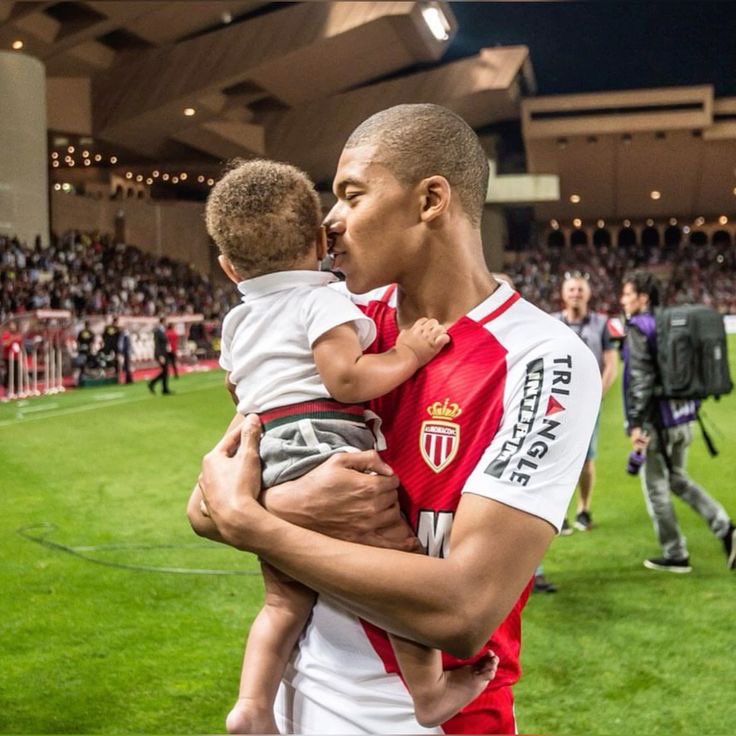 l (@mbappesclear) on Twitter photo 