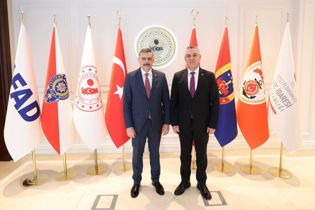 MUSIADKonya's tweet photo. İçişleri Bakanımız, Hemşehrimiz Sayın Çiftçi’yi; Başkanımız Sayın Osman Ulular ve Yönetim Kurulu Üyelerimizle birlikte ziyaret ederek yeni görevlerinin hayırlı olmasını temenni ettik.

Nazik kabulleri ve misafirperverlikleri için Sayın Bakanımıza teşekkür ediyor; Konya’mızın ve ülkemizin kalkınma hedefleri doğrultusunda kamu–özel sektör iş birliğini güçlendirecek istişarelerimizi sürdüreceğimizi ifade ediyoruz.

Görevlerinin devletimiz ve milletimiz için hayırlara vesile olmasını; Yüce Allah’tan kendilerine sağlık, afiyet ve muvaffakiyetler niyaz ediyoruz.

@mustafaciftcitr @OsmanUlular