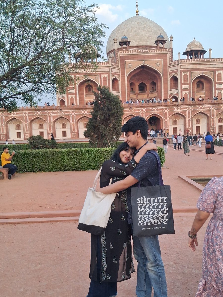 lee holloway tweet media