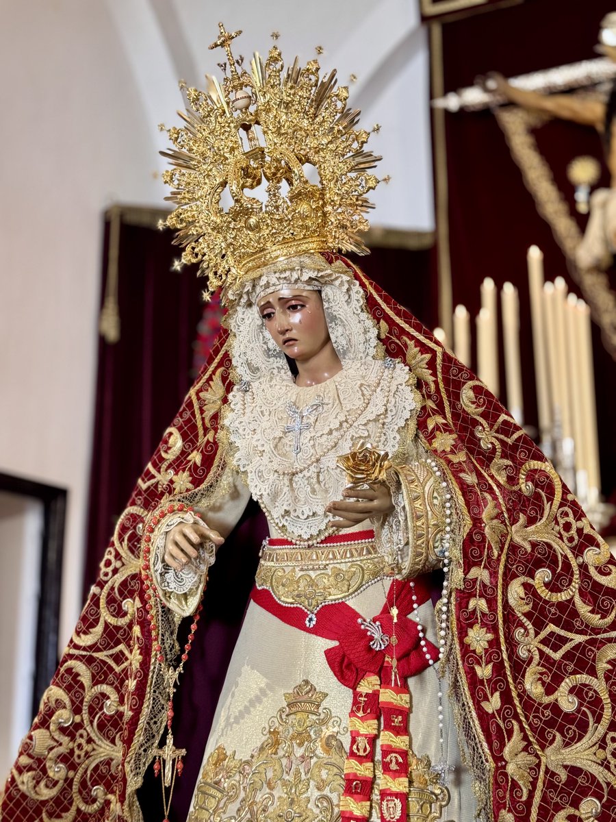 daavidguerra's tweet photo. lujo de platero de esta Andalucía
que es la tierra mía 
que muere por ti. 

la flamenca del manto rojo, o, como la conoce mi abuela, “a la que le tiran los pétalos y le cantan tan bonito”. preciosa Ella https://t.co/dxLKA75nTY