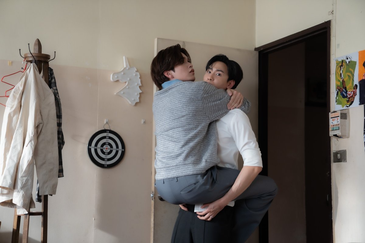 MyRomanceSeries's tweet photo. จิ้งจกตัวเดียว เสียงสนั่นทั้งตึก5555555555🦎🦎

#MyRomanceScammerEP7
@jnnrrs @Markjrtn https://t.co/tUOZv5DLqJ