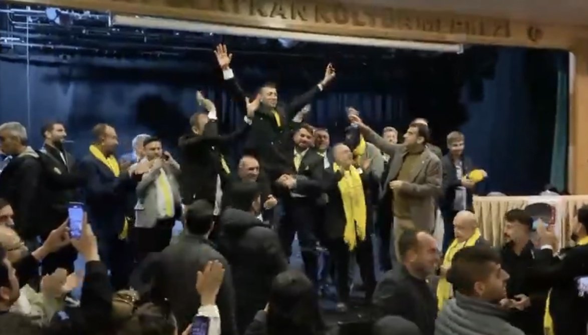 Lokantacılar Odasında 385 oy alan Murat Arnik 284 oy alan Bahar Bilen karşısında seçimi kazanan isim oldu.