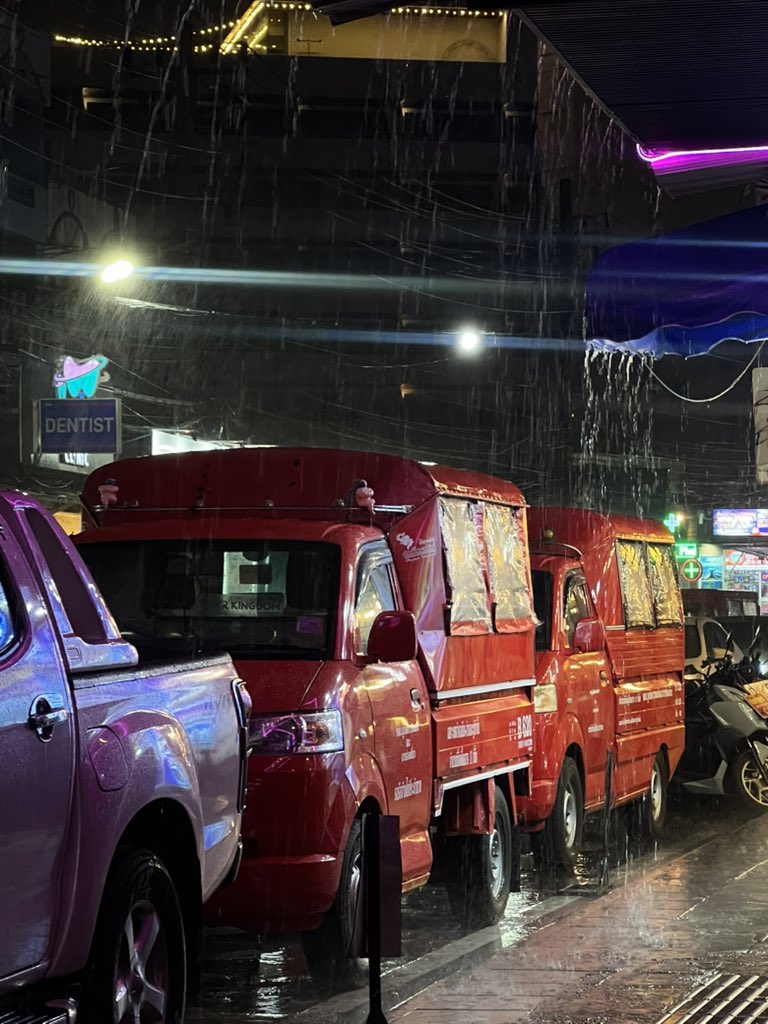 ฝนตกแบบนี้อยากมีคนนอนกอดจัง😝💦 💦 #ป่าตอง #บางลา #ภูเก็ตทัก  #ภูเก็ตFwb #ป่าตองนัดเย็ด