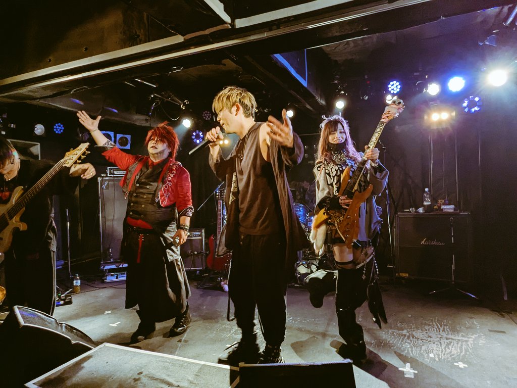 水無月 葵@3/8clever sound 1993 tweet media