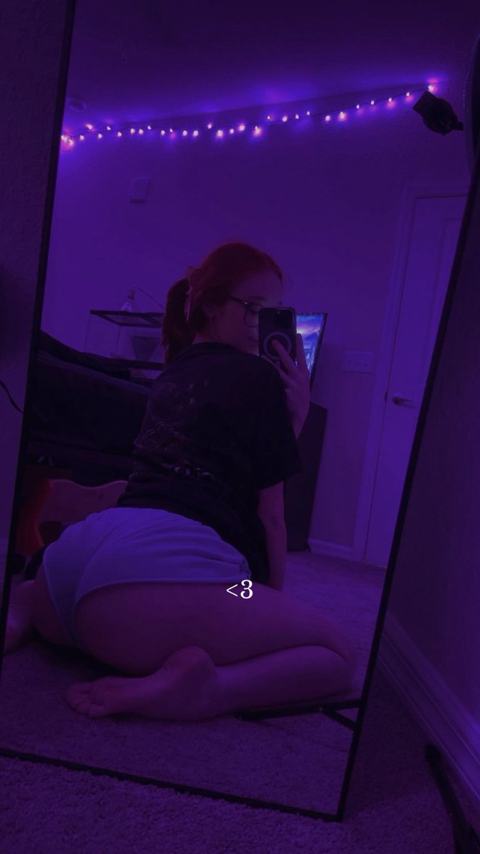 Emilyj326's tweet photo. 🖤😋 https://t.co/COIYgZlq0N