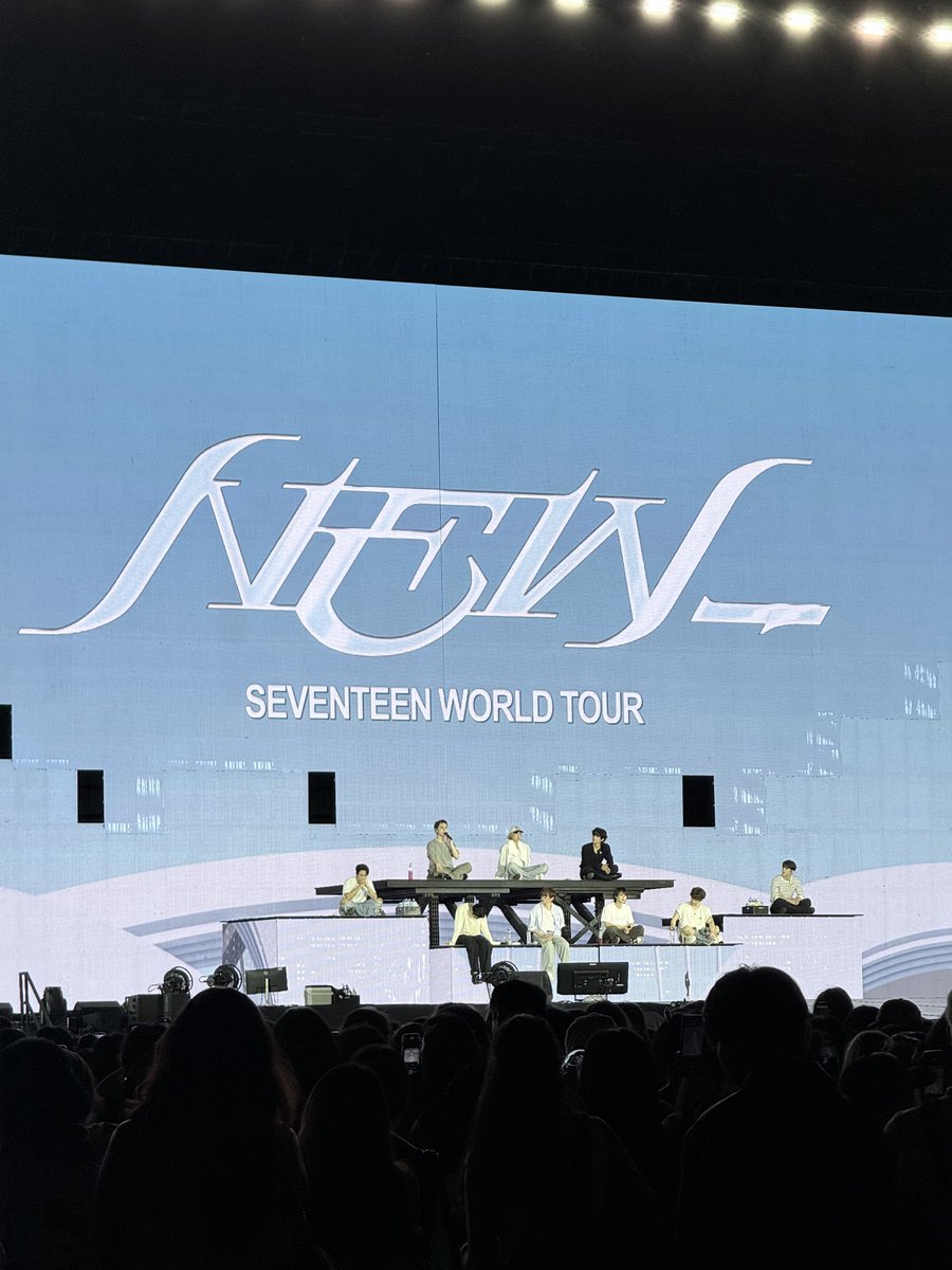 วันนี้เซบก็พูดถึง 13 คนบ่อยมาก
รอวันที่จะกละบมาไทยแบบครบ 13 คนอีกนะ !
❤️❤️❤️❤️❤️❤️❤️❤️❤️❤️❤️❤️❤️

#NEW_BANGKOK
#SEVENTEEN_NEW_IN_BANGKOK