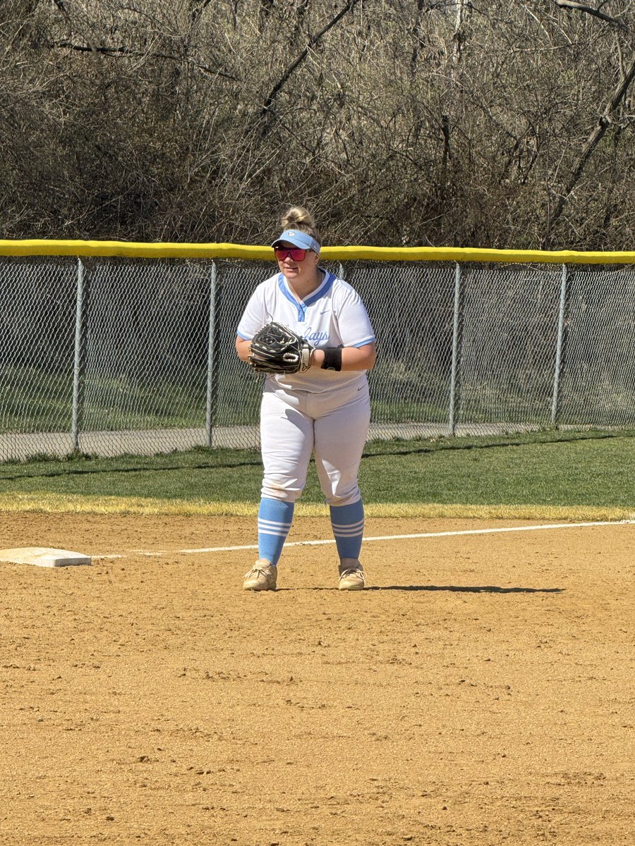 WestmoSoftball tweet media