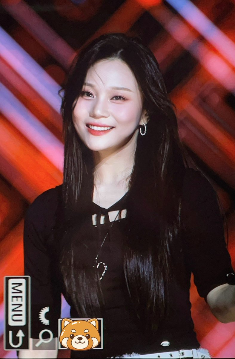 DdokHome_YW's tweet photo. 260315 프리뷰

#비비지 #엄지 #VIVIZ #UMJI https://t.co/hKRqwae0Jl