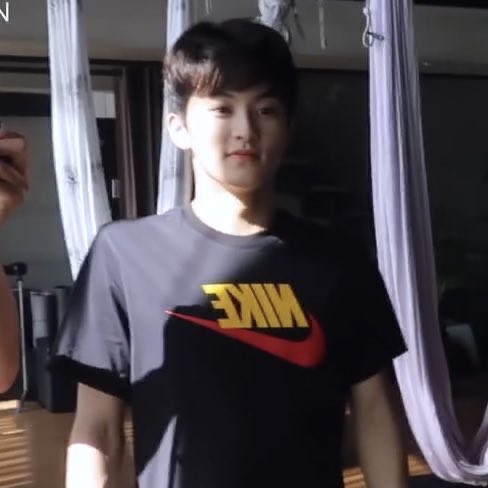 길용이 tweet media