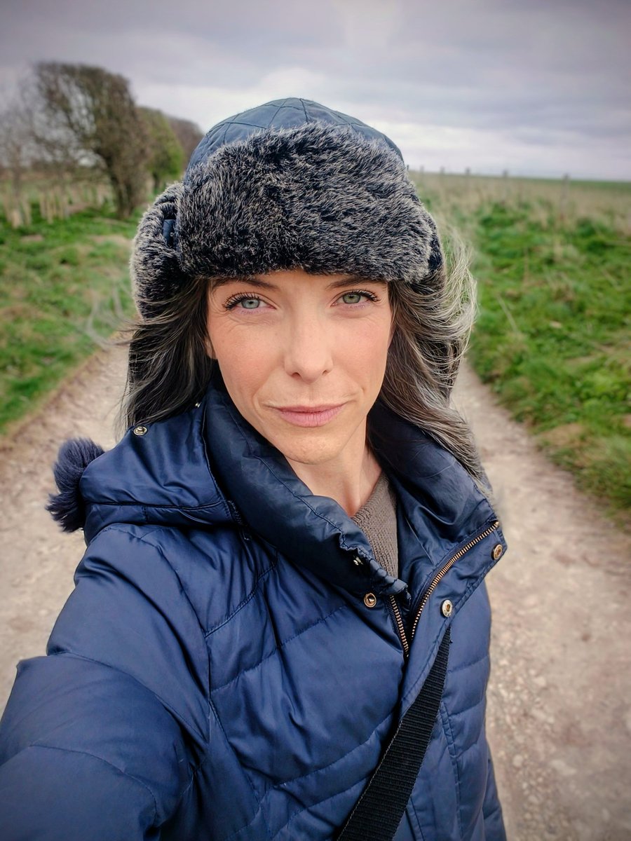 LadyGrace27's tweet image. Not every path needs a destination...💚

#sundayvibe #motheringsunday #walks #walking #countryside