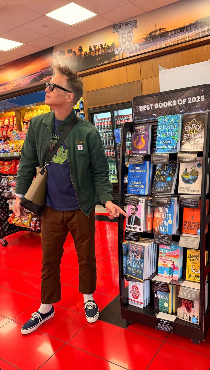 semihourly mark hoppus tweet media