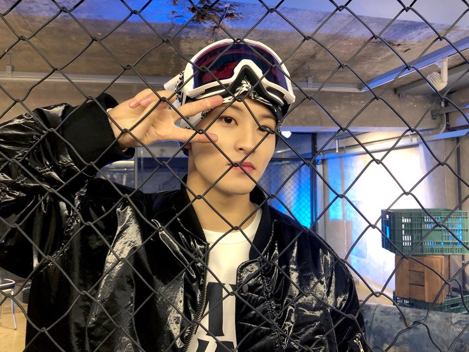 길용이 tweet media