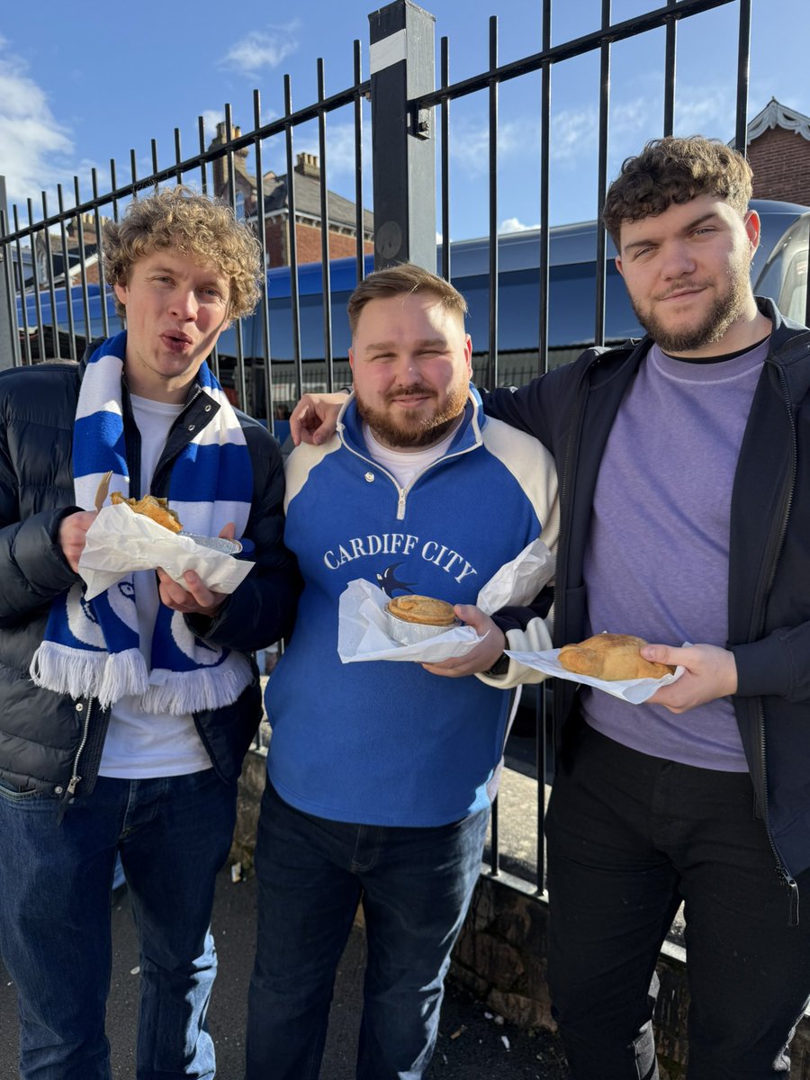 RJs Pies tweet media