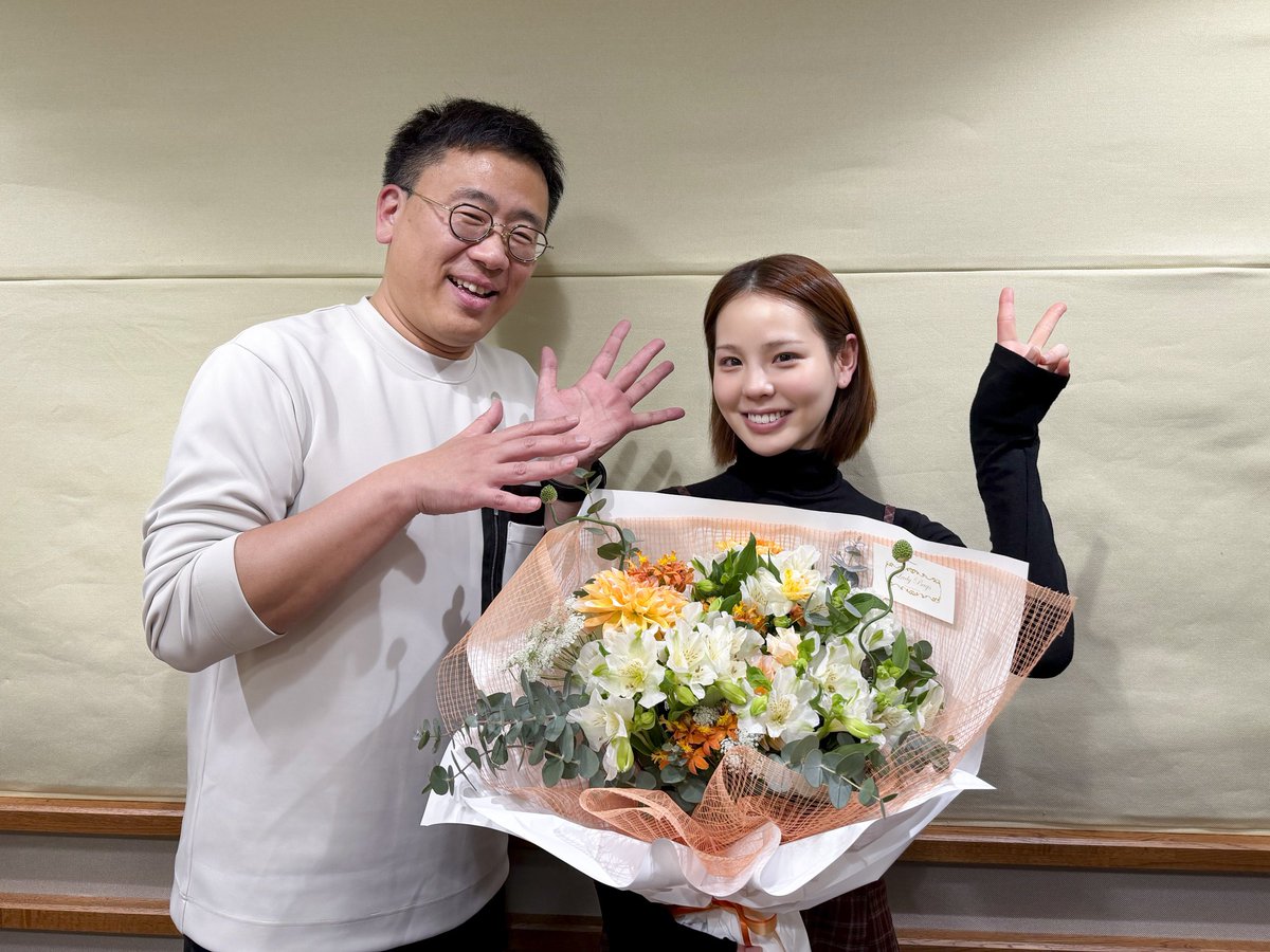 「古家正亨のPOP★A」月1MC
お聞きいただきありがとうございました📻🧡

古家さんと“MMコンビ”として約1年半、
新たな挑戦をとてもあたたかい現場で
経験させていただきました！

また絶対遊びに行かせてください💐
本当にありがとうございました♡

#MAKO
#NiziU #ニジュー #니쥬 #WithU
#pop_a