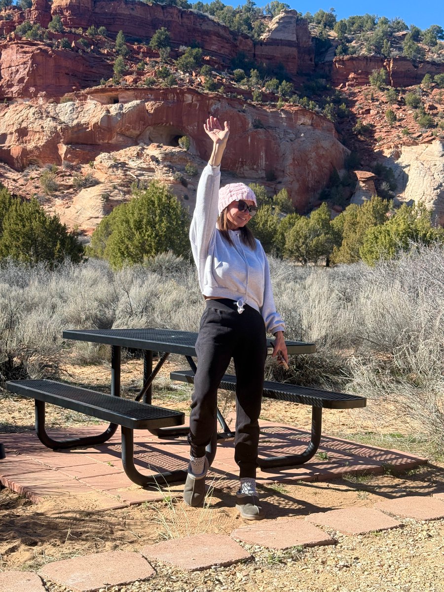 rachelaziani's tweet image. Good morning sun and bugs! ☀️🪰⛰️🍃
#Sunrise #VanLife #Camping #NatureLover #Sunday