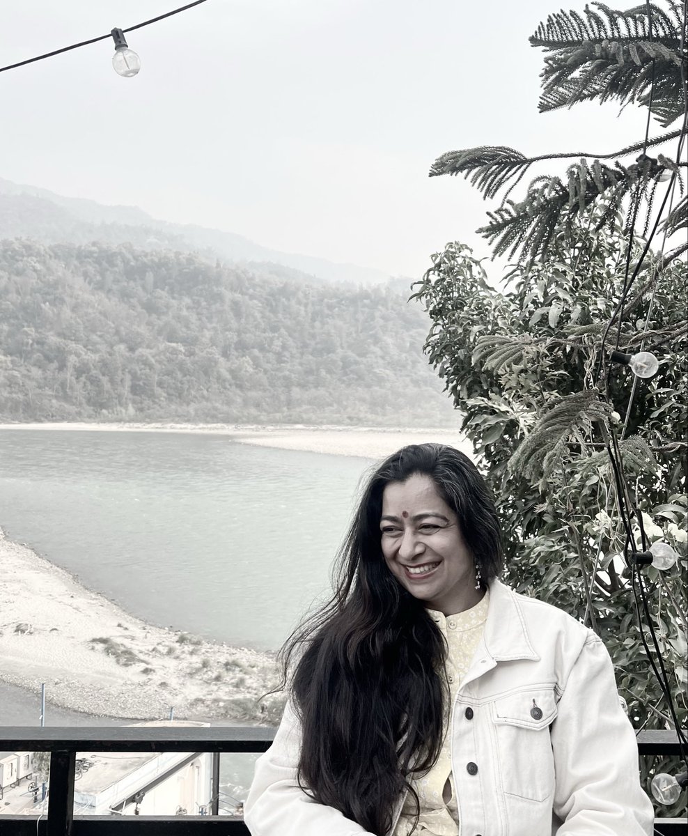 asase_art's tweet image. Seasons change seasons come 
You #assured me even as a kid
But why is it that I comprehend 
your #warmth within myself 
only now?
#vss365