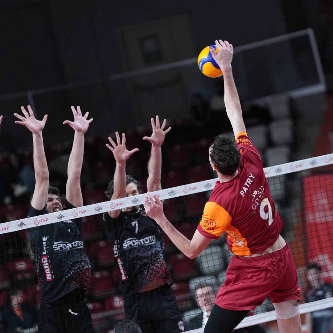 #EfelerLigi 🇹🇷

2️⃣ Istanbul Gençlik ⚫️🔴
3️⃣ Galatasaray HDI Sigorta 🟠🔴

📊 Jean Patry 🟠🔴
▫️ 21 points
▫️ 17 attacks
▫️ Attacks in 40%
▫️ 1 block
▫️ 3 aces

📸: GSVoleybol1905