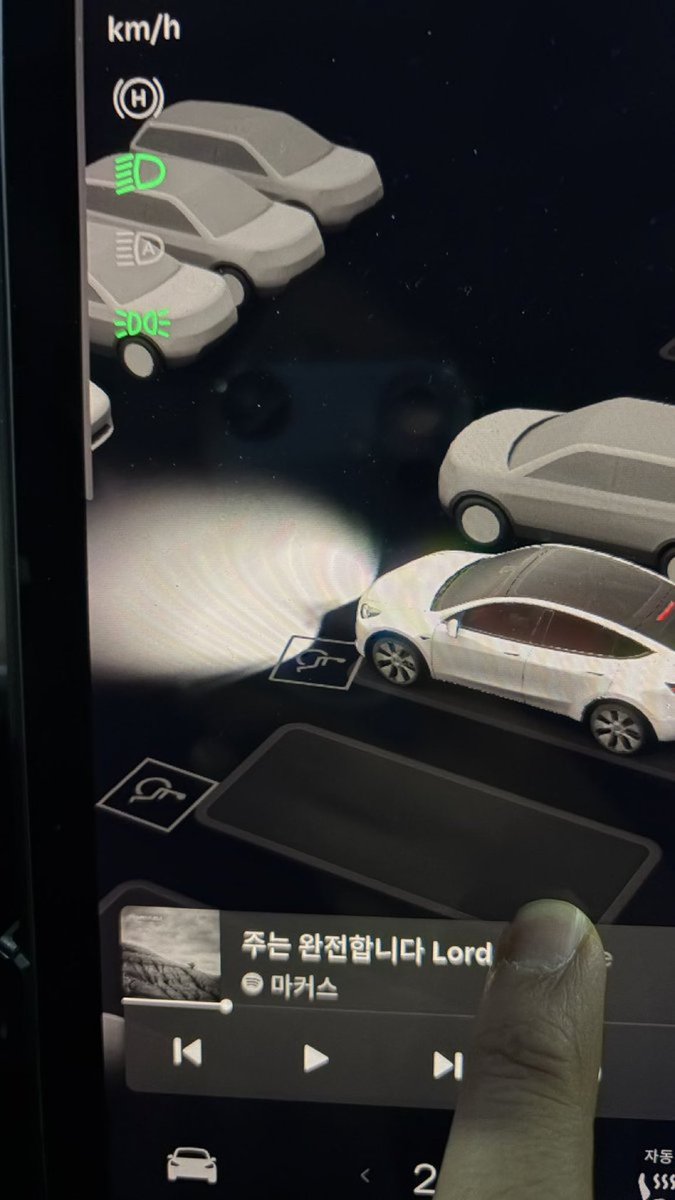 TheTeslaLife tweet media