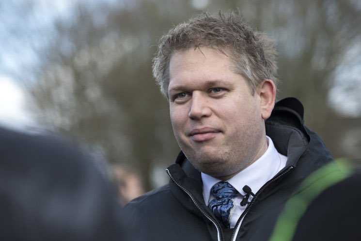 kronborg_h's tweet photo. Rasmus Paludan er ikke som de andre politikere. 

Han tør bryde med det etablerede system og de gængse normer! 👊

✅ Han har gjort det til et mål, at redde det danske folk fra fornedrelse.

✅  Hans retorik tvinger os til at se sandheden i øjnene. https://t.co/1wSlDV6Dzj