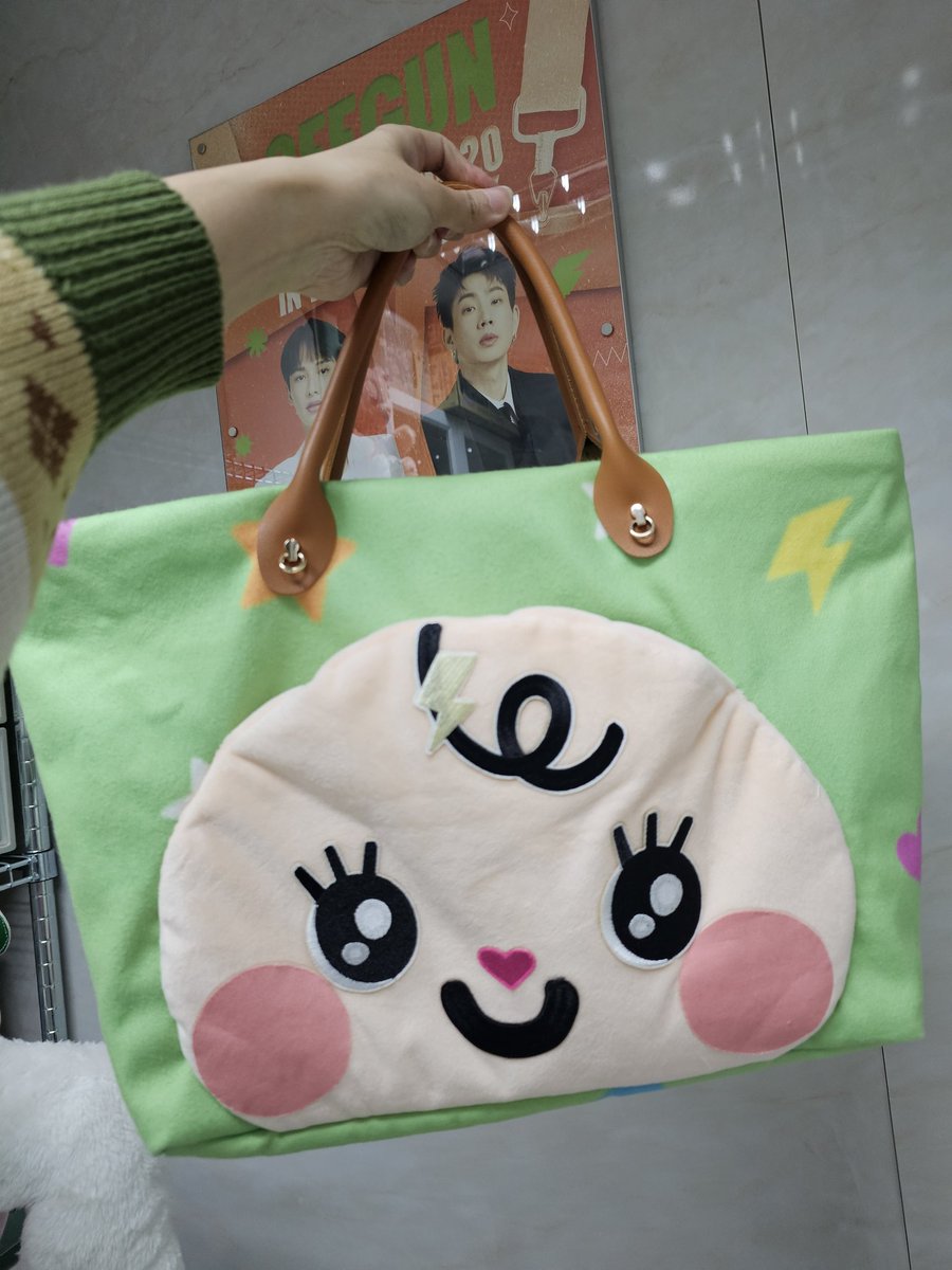 SarosAnna ・bugthaianna tweet media