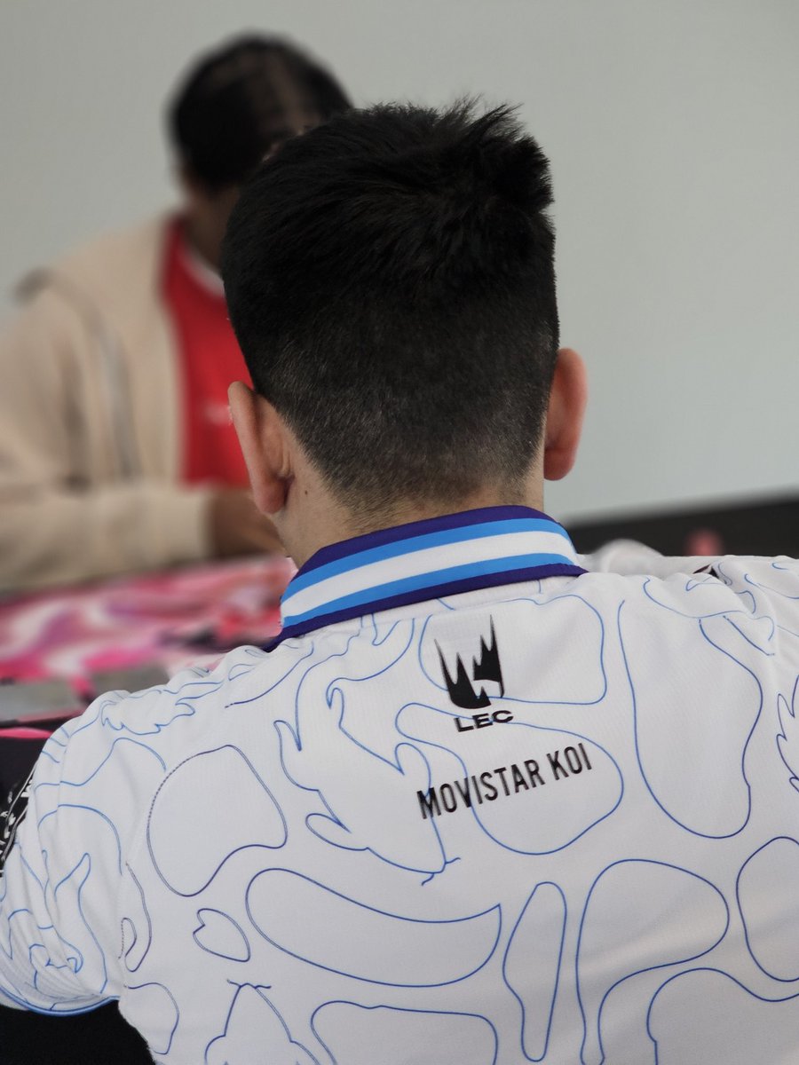 20Lore.Pro tweet media