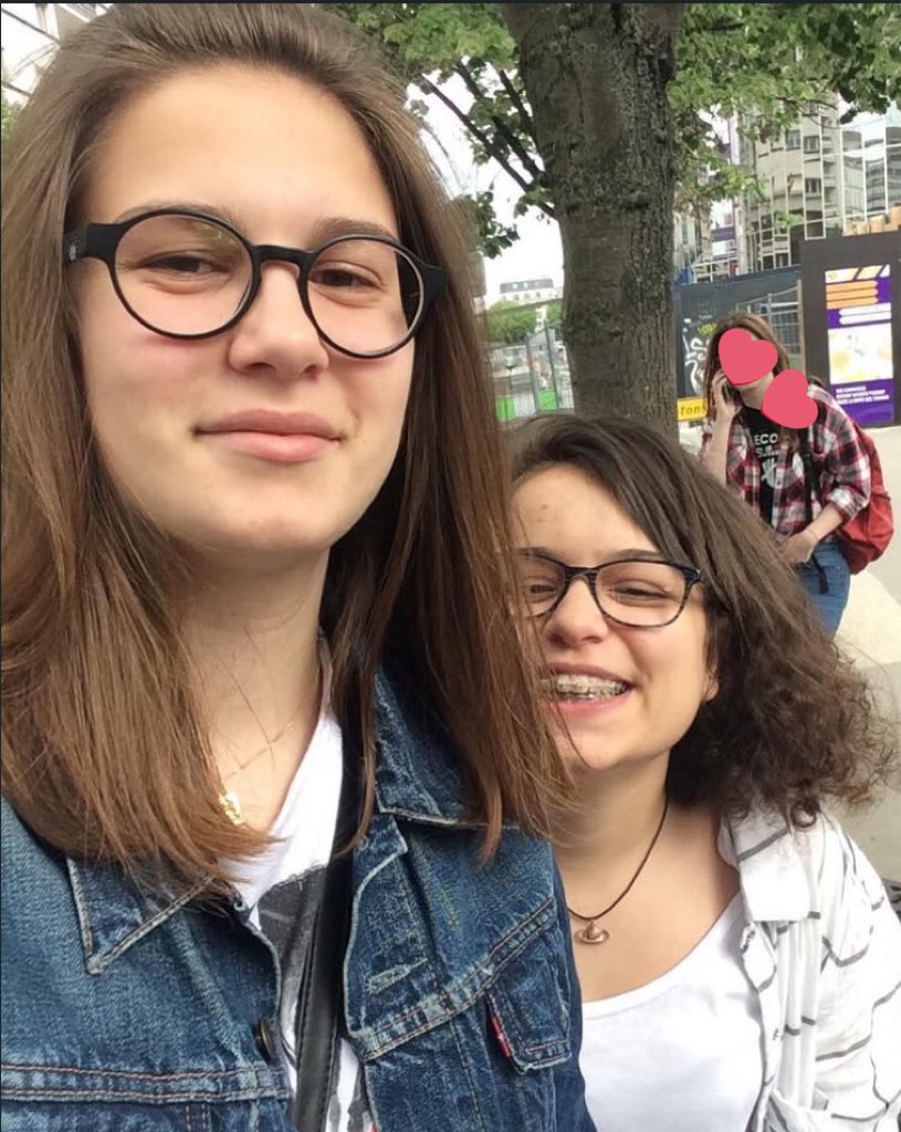 bnstille's tweet photo. from mutus au concert des 5sos en 2016 to se faire des week-ends chez sa famille en 2026………………… branchez vous oomf #mercitwitter https://t.co/2nTikVESC0