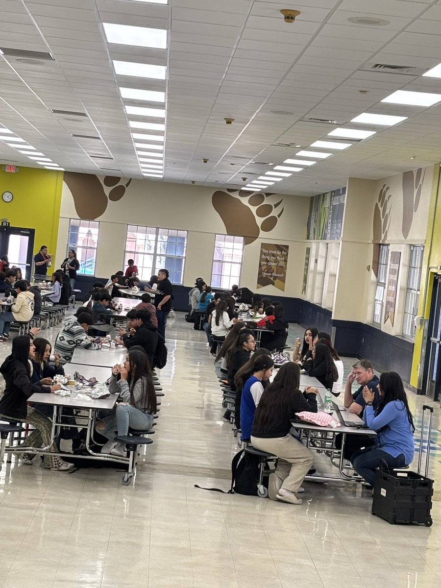 Guillen_Middle's tweet image. Friday lunchtime during our learning camp &amp;amp; the energy is amazing! 🍎Great turnout today with so many students showing up ready to learn, collaborate, &amp;amp; grow. Proud of the commitment our students are showing even during intersession! 💪📚 #AccountabilityEqualsLove #BreakTheCycle