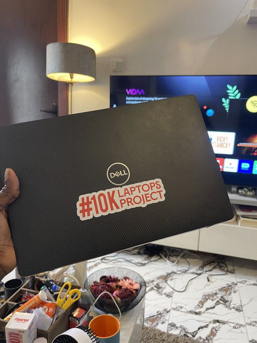 Val Gadgets tweet media