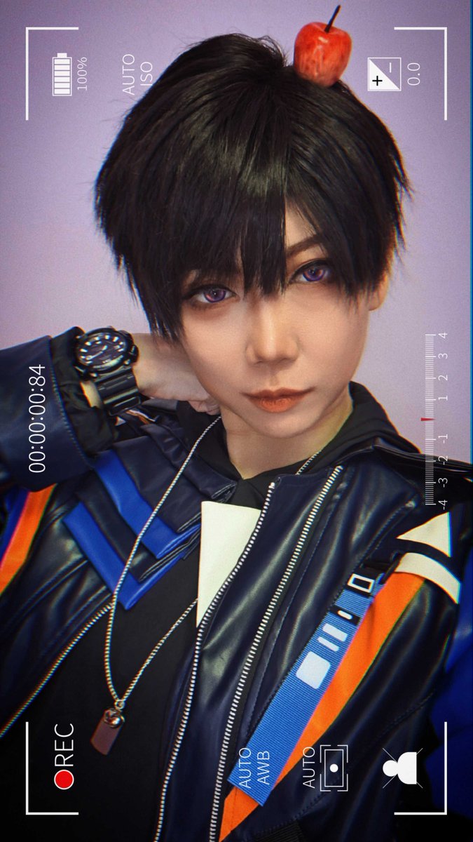 Cosplay Male Characters for Events ❌
Cosplay #Caleb to surprise friends ✔️

🍎🍏 哥哥最爱的是妹妹！骗你是小狗 
#恋与深空 #夏以昼 #恋与深空夏以昼 #LoveandDeepspace #Calebcosplay #cosplay