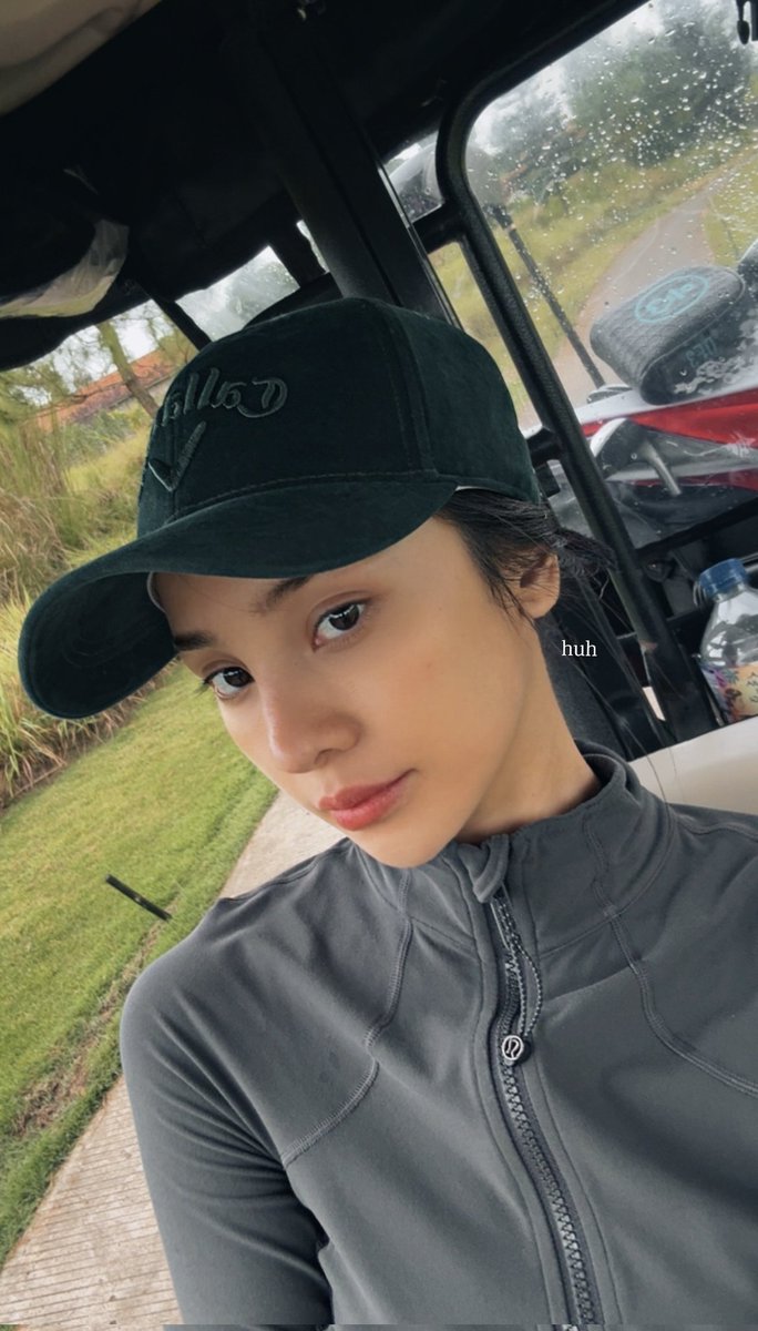 aynya's tweet photo. huh. https://t.co/d7d2XLXwQn