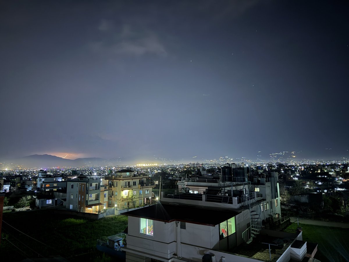 059ayush's tweet photo. Twinkling K Town!! https://t.co/kBvvsx5HBJ