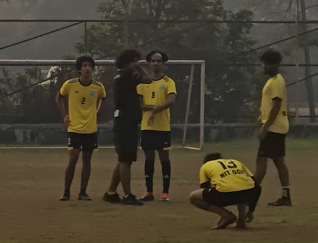 Fredddieeeeeeeee🪴💙❤️💙 tweet media