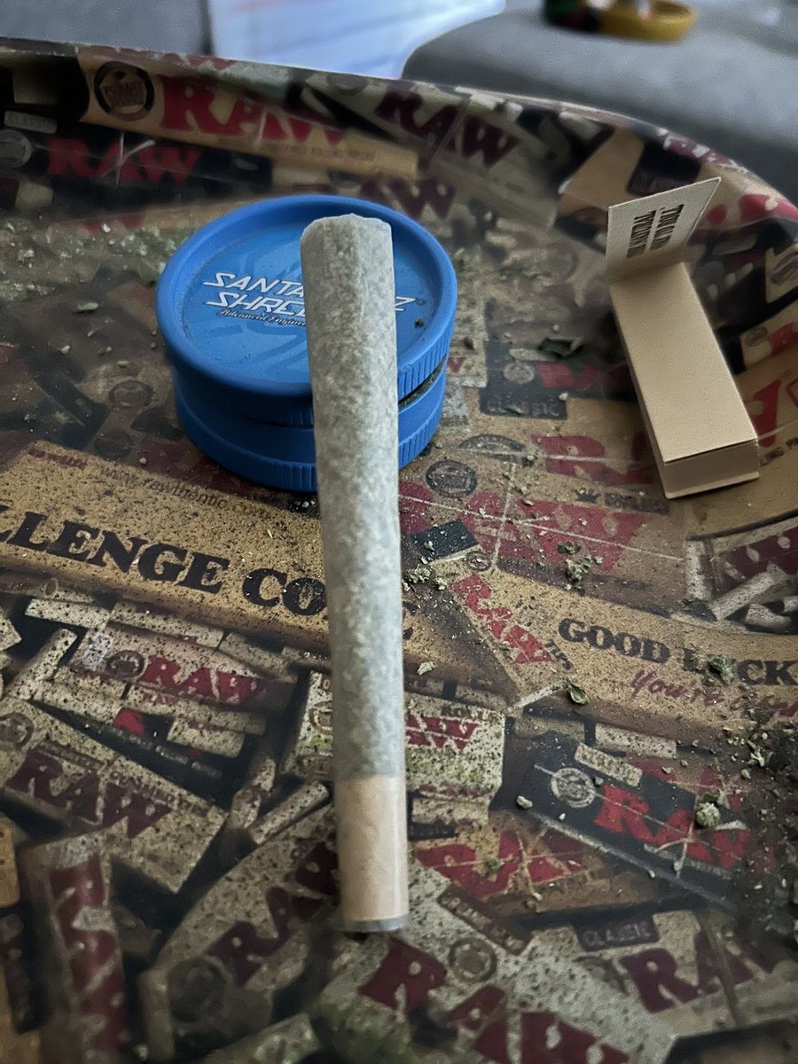 DutchBoyFresh's tweet image. I get asked often why do I like to get so high.. I simply say cuz I don’t like it down here mf! #StayFresh