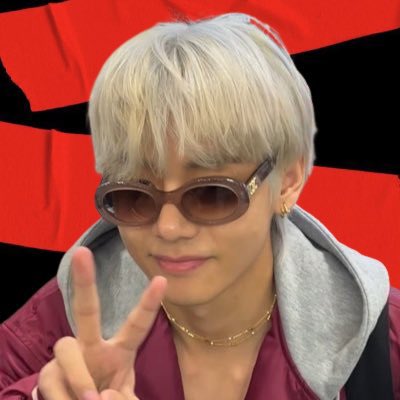 anilarity's tweet photo. IM HEREEEEEE #NewProfilePic #InUniform #ARIRANG https://t.co/SMhVGf2Neq