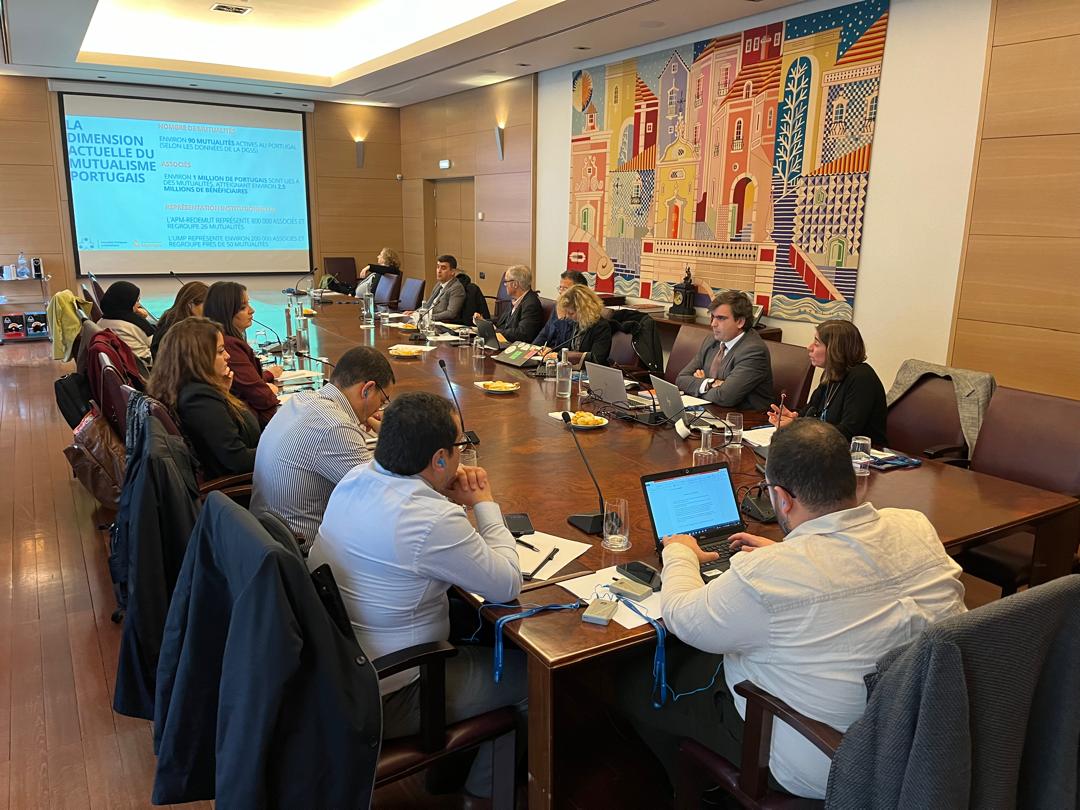 PNUDAlgerie's tweet image. 1/
𝐅𝐥𝐚𝐬𝐡𝐛𝐚𝐜𝐤 – Renforcer l’#ESS en Algérie grâce au partage d’expériences avec le Portugal 🇵🇹
Une semaine d’échanges et de rencontres pour la task-force chargée d’élaborer la future stratégie nationale de l’Économie Sociale et Solidaire.